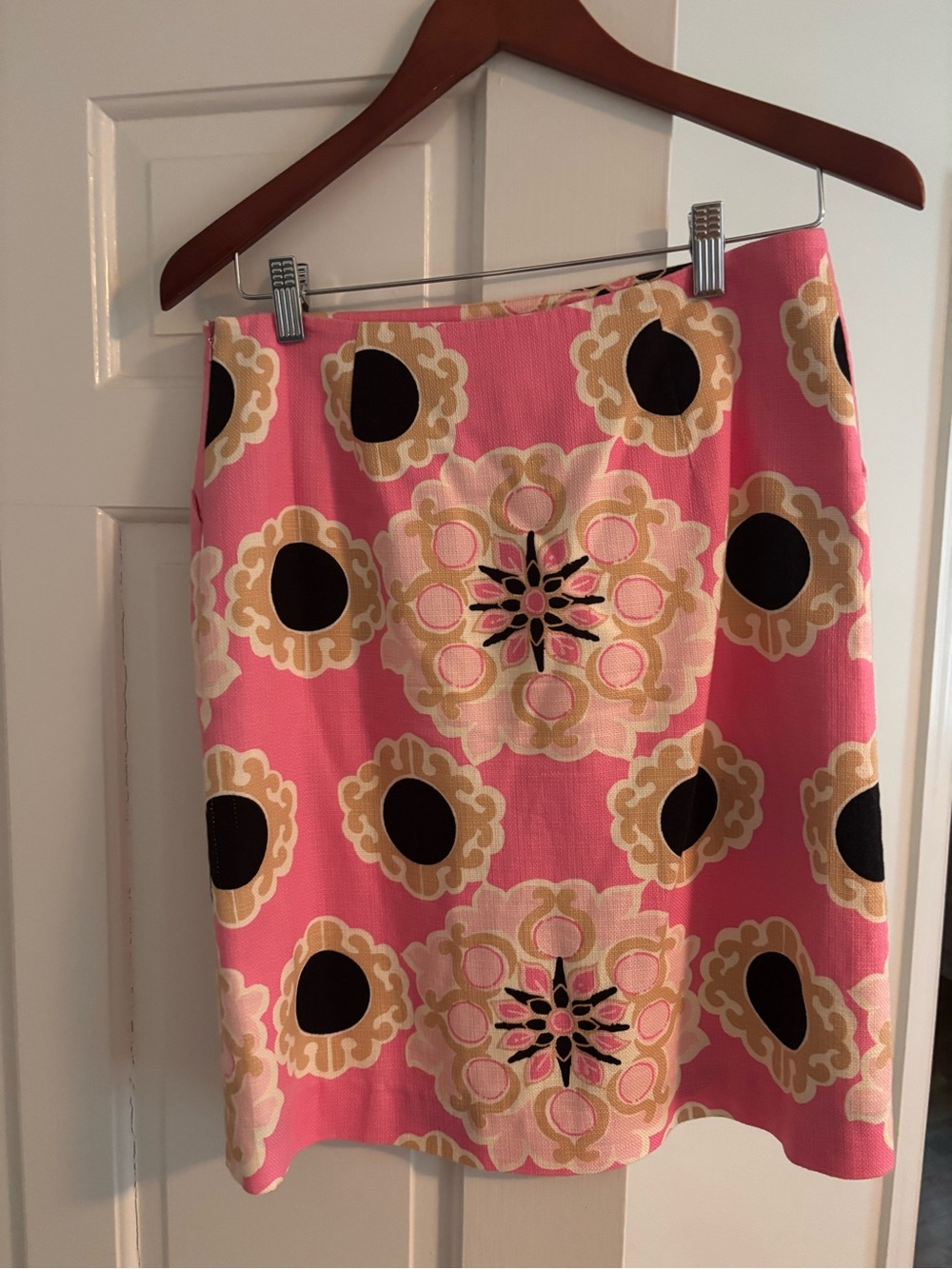 Lilly Pulitzer Pink Floral Medallion Pencil Skirt with Black Accents